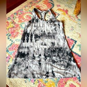 Lululemon tank size 8